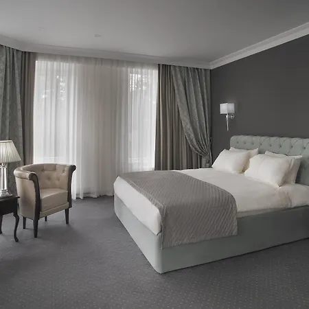 London Boutique 4* Κισινάου